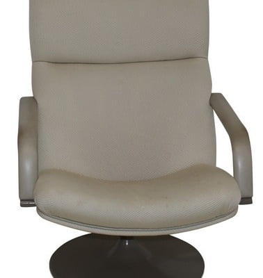Artifort F142